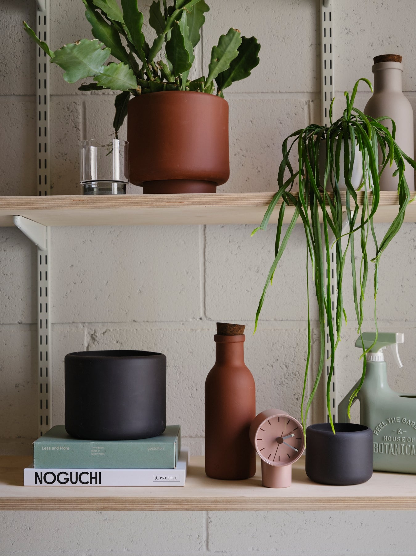 Botany Porcelain Pot
